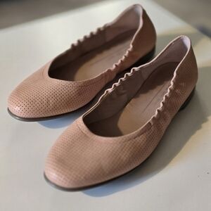 Ecco Incise leather ballet flat size 41 color pink